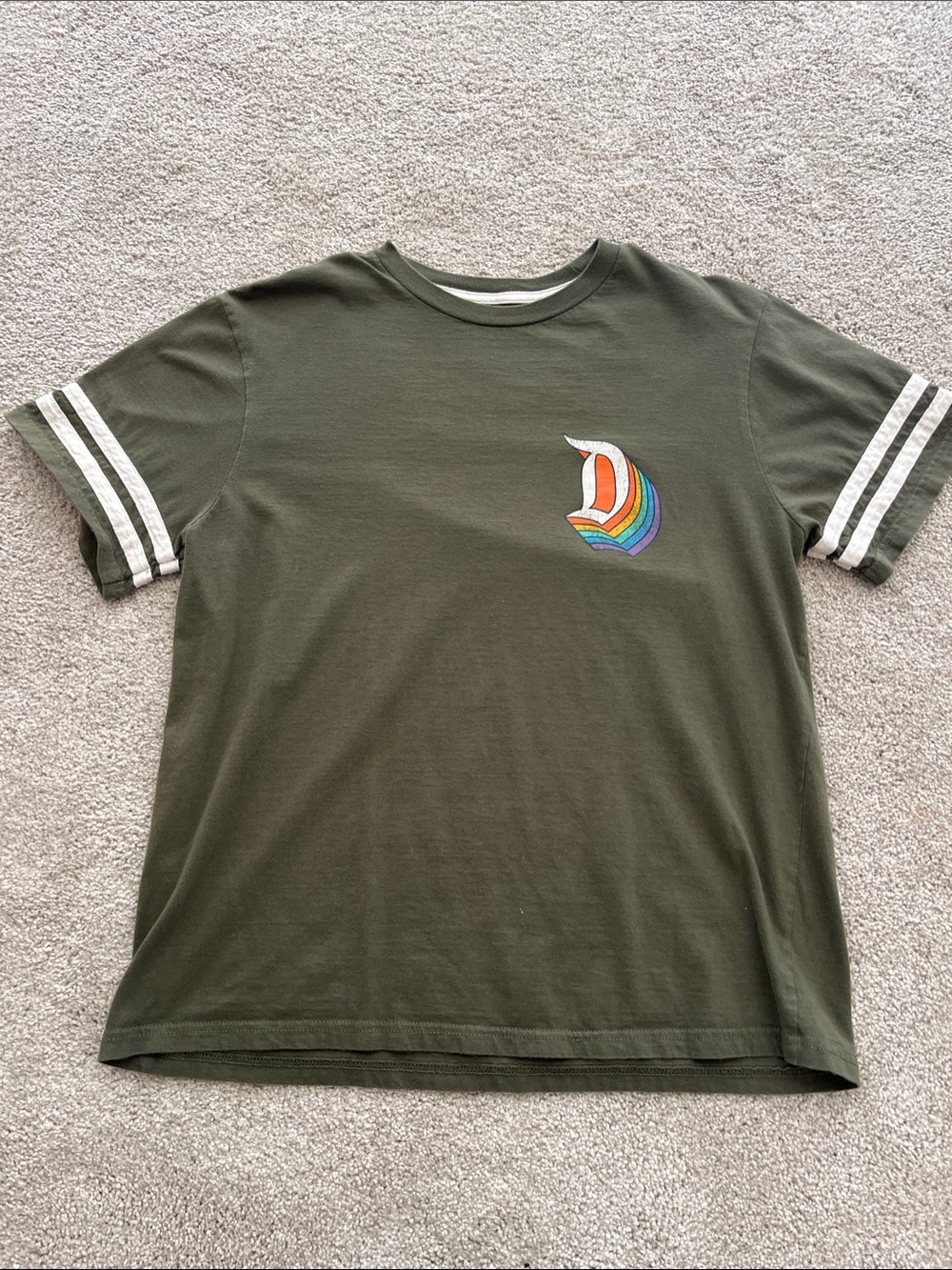 Women’s Size Medium Disneyland T-Shirt